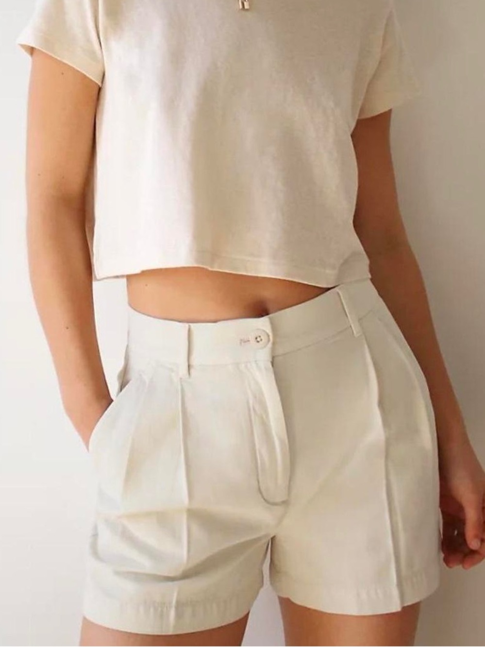 Aritzia Wilfred Free Cabin Shorts Pleated Light Khaki Cotton Linen Size 12